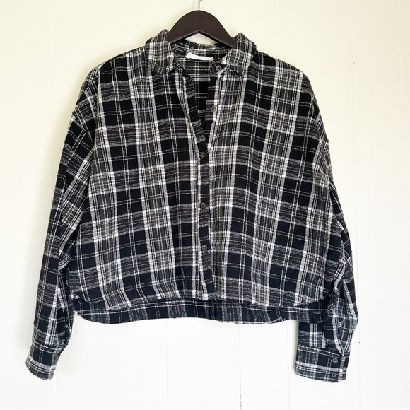 TALULAH Tops - TALULAH Cropped Thick Flannel Black White Medium
